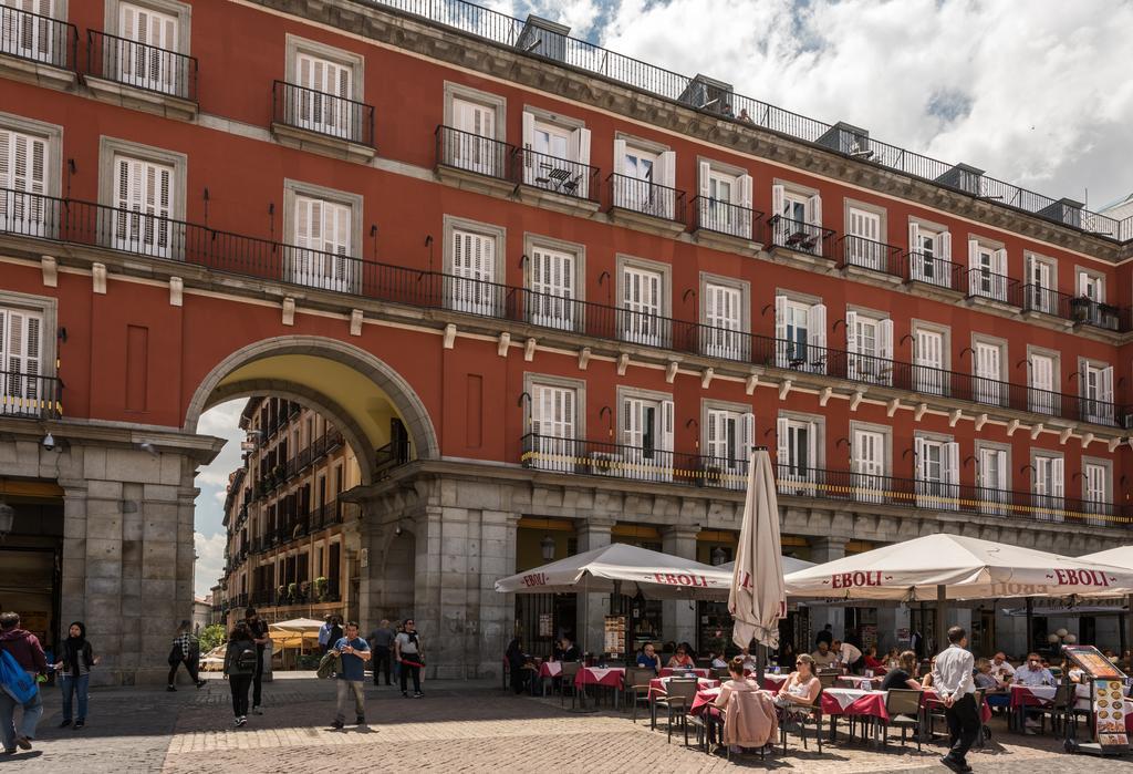 Apartamentos Madrid Xxxiii - Alojamiento De Temporada Екстер'єр фото